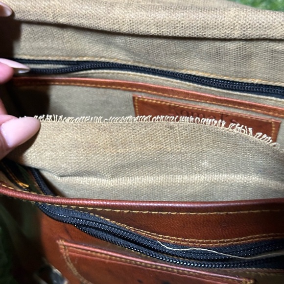 Komal's Passion Leather Bag - Picture 4 of 5